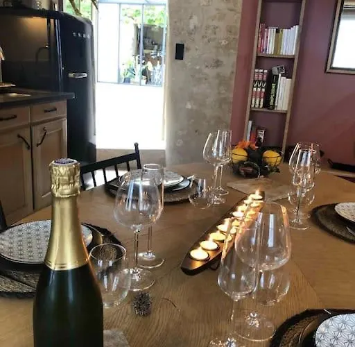 Le Petit Clos D'anjou Avec Bain Nordique Et Sauna بيت للعطل